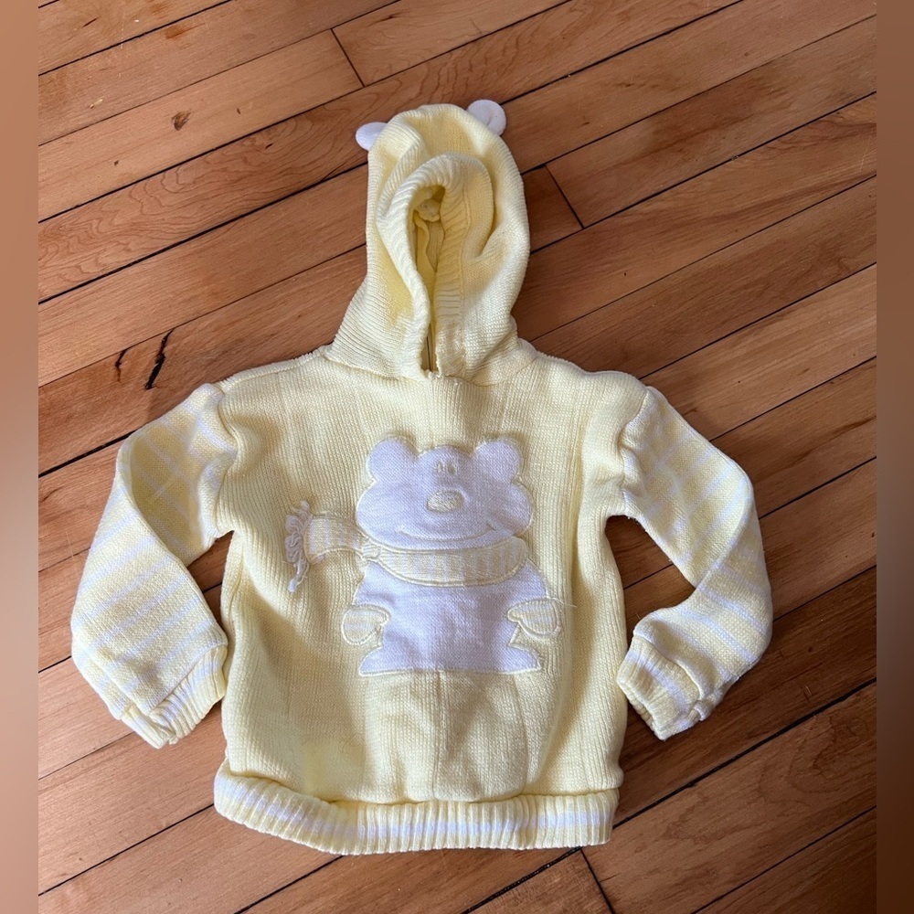 Snuggie Alert vintage yellow infant sweater‎